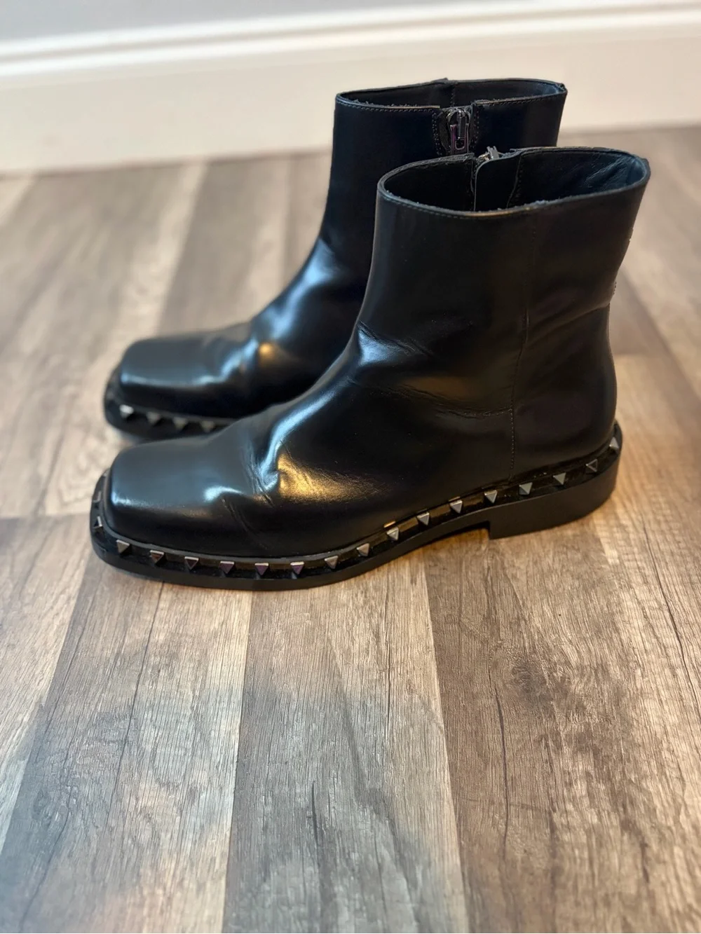 VALENTINO GARAVANI rockstud leather boots